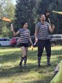 Žongléři a country koncert v lesním divadle