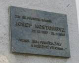 V tomto domě č.p.65 se narodil v roce 1907 básník Josef Kostohryz